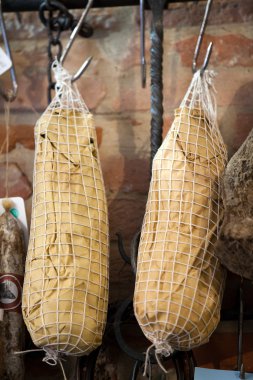 İtalyan jambonu, kasaplık