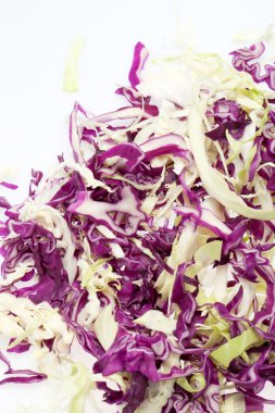 Beyaz arka plan üzerinde beyaz ve kırmızı lahana