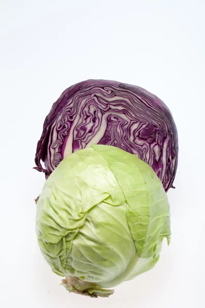 White and Red Cabbage cross section on White Backgroun — Stock Photo, Image