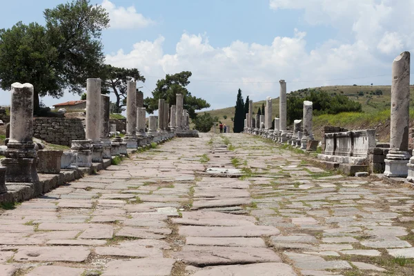 Via tecta, de Romeinse Heilige straat die leidt tot de asklepion — Stockfoto