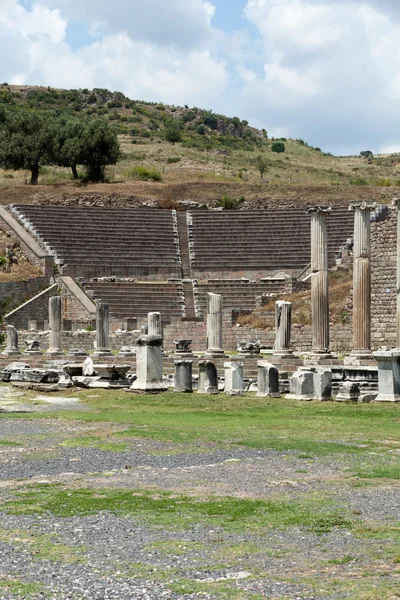 Vue sur le théâtre d'Asklepion. Pergamum — Photo