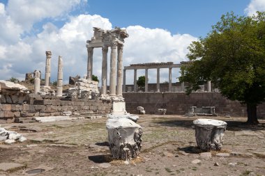 Tapınak trajan, pergamon acropolis