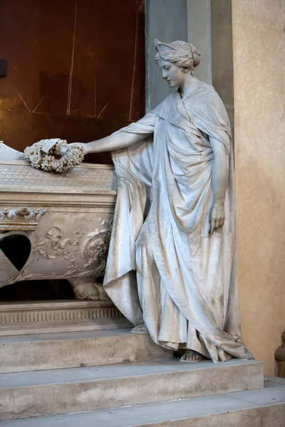 フィレンツェ - サンタ ・ クローチェ。ジーノ カッポーニの墓 — ストック写真