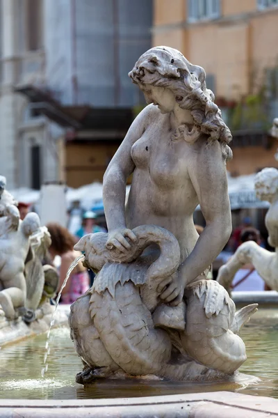 Piazza Navona, фонтан Нептун в Риме, Италия — стоковое фото