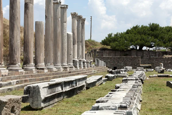 Rua com colunata no Asklepion em Pergamon — Fotografia de Stock