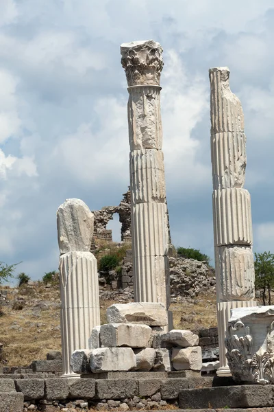 Tempel van Trajanus op de Akropolis van pergamon — Stockfoto