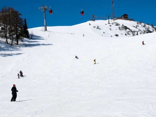 Skigebied in de Alpen — Stockfoto