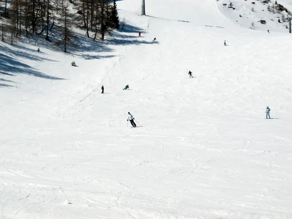 Lyžařská oblast v Alpách — Stock fotografie