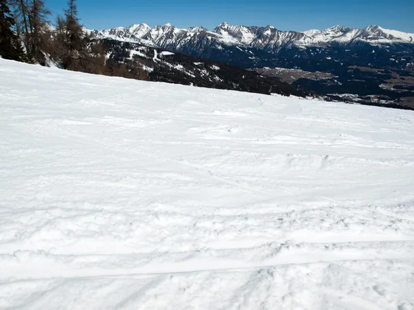 Skigebiet in den Alpen — Stockfoto