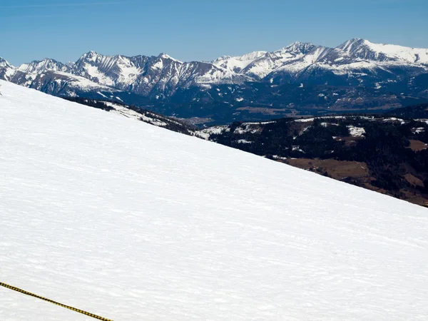 Zona de esquí en los Alpes — Foto de Stock