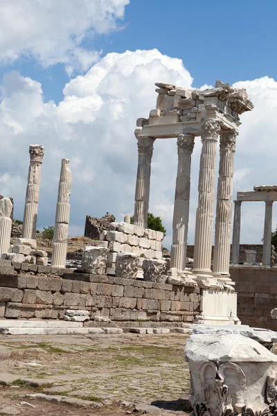トラヤヌス寺ペルガモンのアクロポリス — ストック写真