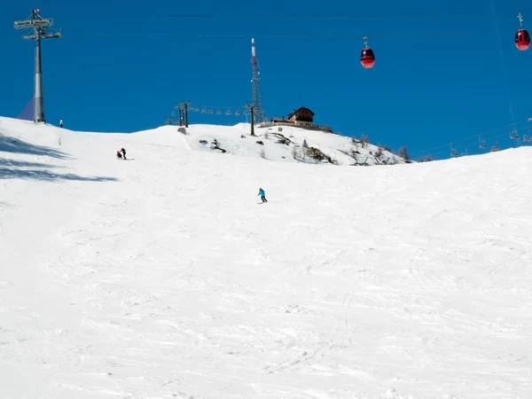 Skigebied in de Alpen — Stockfoto