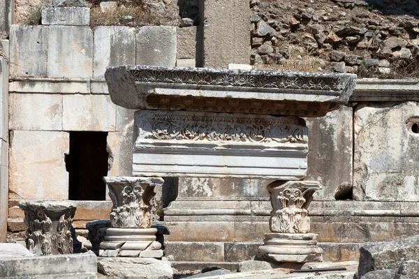 Ruins of the ancient Greek city Ephesus — Stock Photo, Image