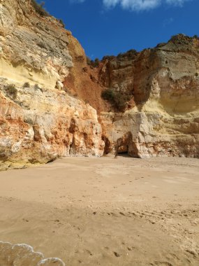 Praia de rocha kumsalda algarve bölgesi.
