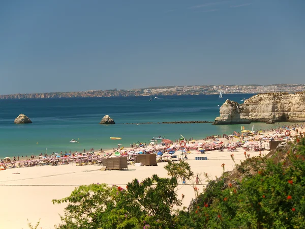 Praia de rocha strand van de Algarve. — Stockfoto