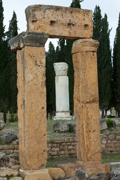 Ruïnes van de oude stad van Hiërapolis — Stockfoto