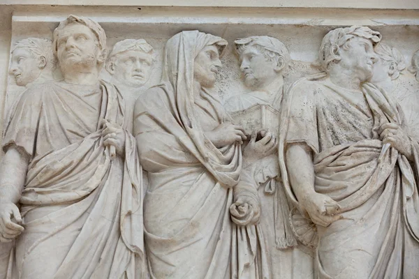 罗马-ara 掩映、 古斯和平祭坛 — 图库照片