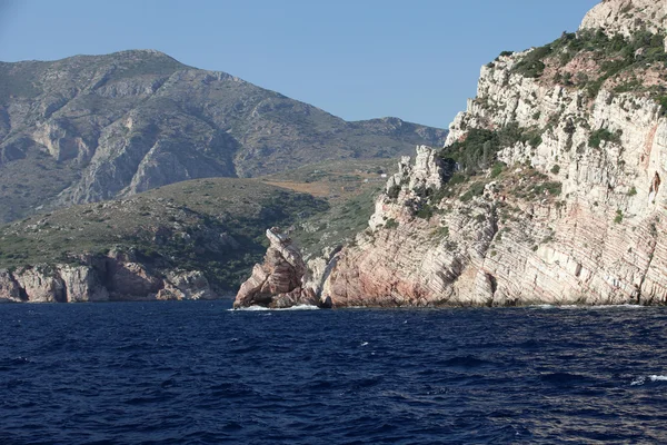 De rotsachtige kust van Turkije ten zuiden van bodrum — Stockfoto