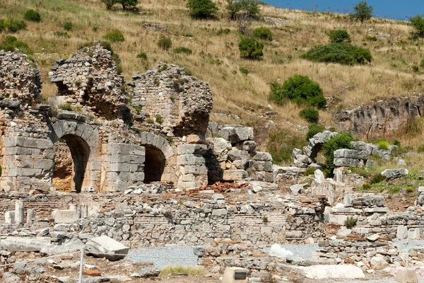 Ruinas de la antigua ciudad griega Éfeso — Foto de Stock