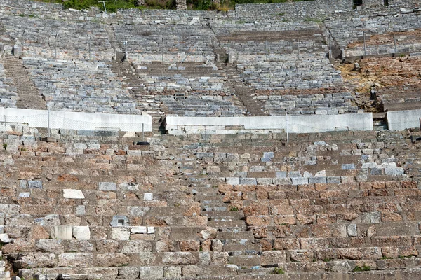 Greek-Roman amphitheater in the ancient city Ephesus — Stock Photo, Image