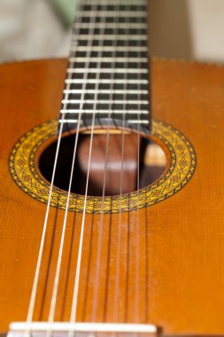 akustik gitarı kapat