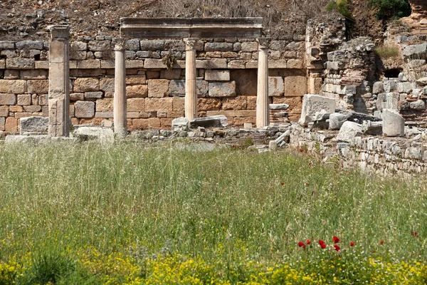 Ruinas de la antigua ciudad griega Éfeso — Foto de Stock