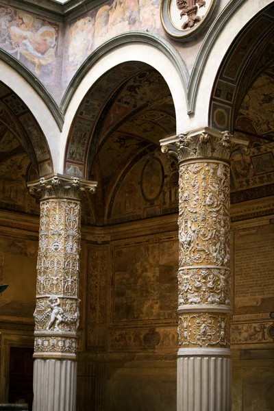 Florenz - palazzo vecchio, erster hof. — Stockfoto