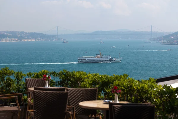 Istanbul - the view on the strait Bosphorus from the palace Topkapi — Stock Photo, Image