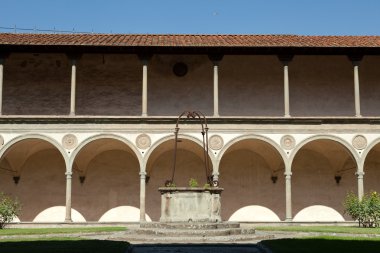 iç avlu bazilika santa croce, florence, İtalya.