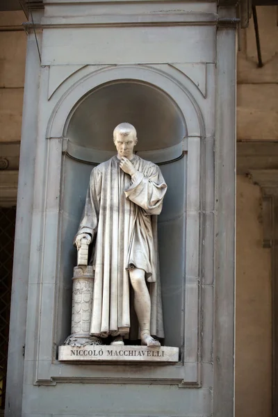 Los Nichos de los Uffizi Colonnade, Florencia . —  Fotos de Stock
