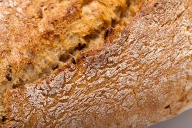 Geleneksel olarak kızartılmış büyük somunlar.