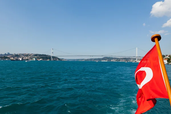 İstanbul - Boğaziçi Köprüsü bağlarken Avrupa ve Asya — Stok fotoğraf