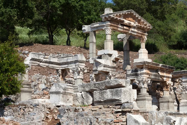 Fountain of Trajan in the ancient Greek city Ephesus — Stock Photo, Image