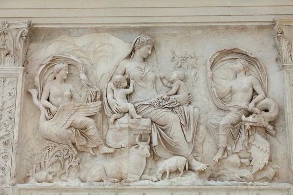 Roma - Ara Pacis, Altar de la Paz de Augusto —  Fotos de Stock
