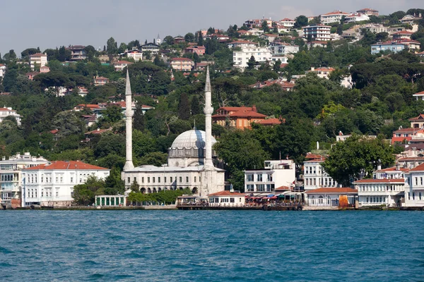 Mesquita Beylerbeyi em Istambul, Turquia — Fotografia de Stock