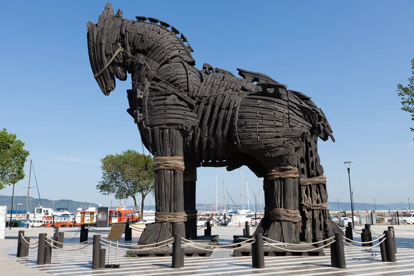 A cópia do cavalo de madeira Troy em Canakkale, Turquia — Fotografia de Stock