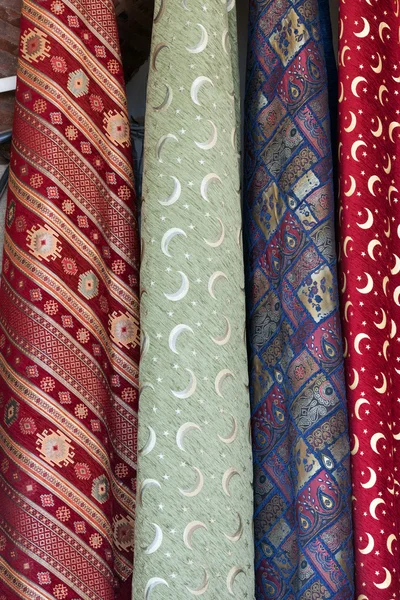 Turecká barevné tkaniny z hedvábí a bavlny — Stock fotografie