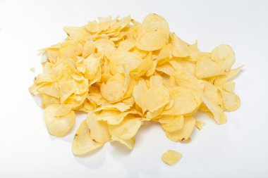 Patates cipsi beyaz arkaplanda izole