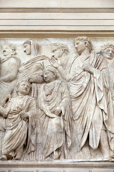 罗马-ara 掩映、 古斯和平祭坛 — 图库照片