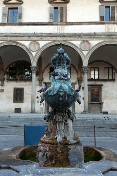 Piazza della Santissima Annunziata во Флоренции, Италия — стоковое фото