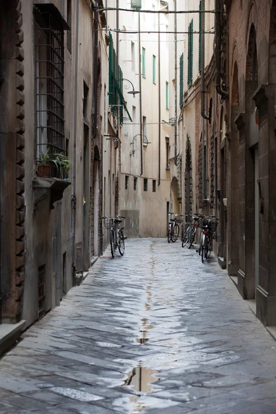 Ochtend in de Toscaanse stad — Stockfoto