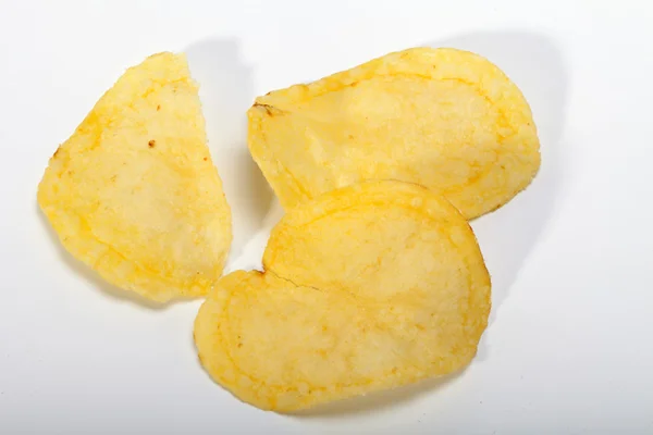 Kartoffelchips isoliert auf weißem Hintergrund — Stockfoto