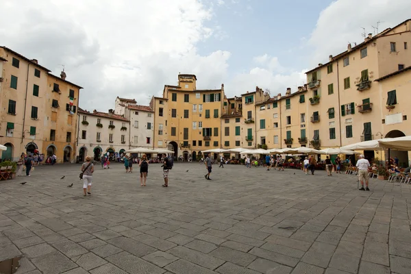 Piazza anfiteatro - lucca , — Zdjęcie stockowe