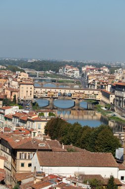 Ponte vecchio, florence, Toskana, İtalya. Michelangelo'nun piazza görüntülemek