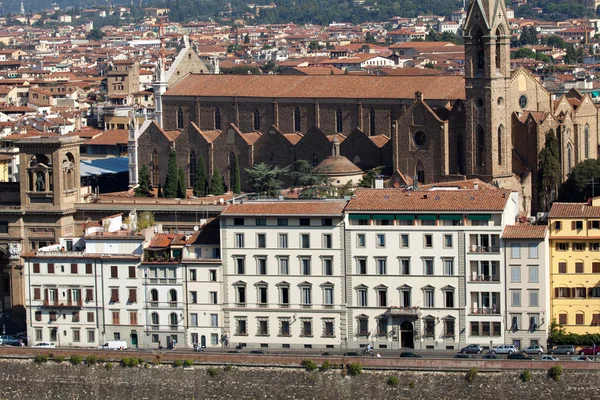 Florencie - bazilika Santa Croce. Pohled z Michelangelova Piazza — Stock fotografie