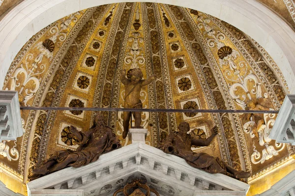 Templom Santi Giovanni e Paolo belső, Velence — Stock Fotó