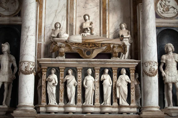 Ortaçağ ve Rönesans duvar mezarları santi giovanni e Paolo, Venedik — Stok fotoğraf
