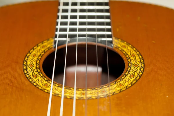 Close-up van akoestische gitaar — Stockfoto