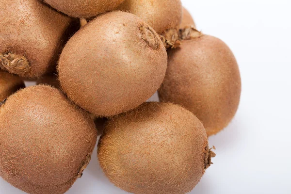 Kiwi fruits isolés sur fond blanc — Photo