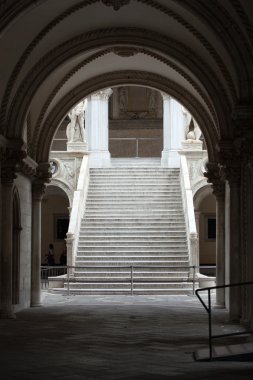 Venedik - palazzo ducale bahçesinde mermer merdiven